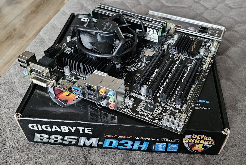 Płyta główna Gigabyte B85M-D3H + Procesor i5-4590 + 24GB RAM DDR3