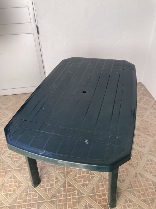 Mesa exterior verde plastico