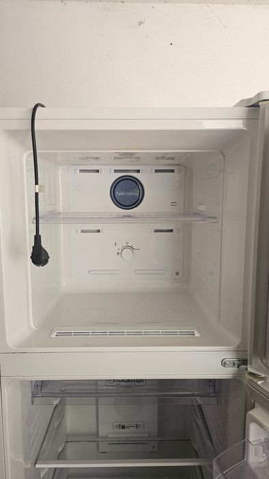 Frigorífico Samsung RT29K5030WW – 300L – No Frost – Excelente Estado