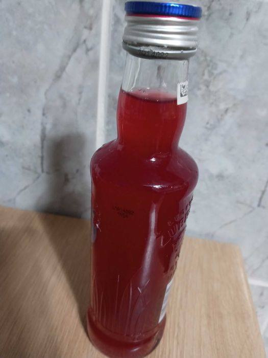 Zywy ocet wisniwo-truskawkowy