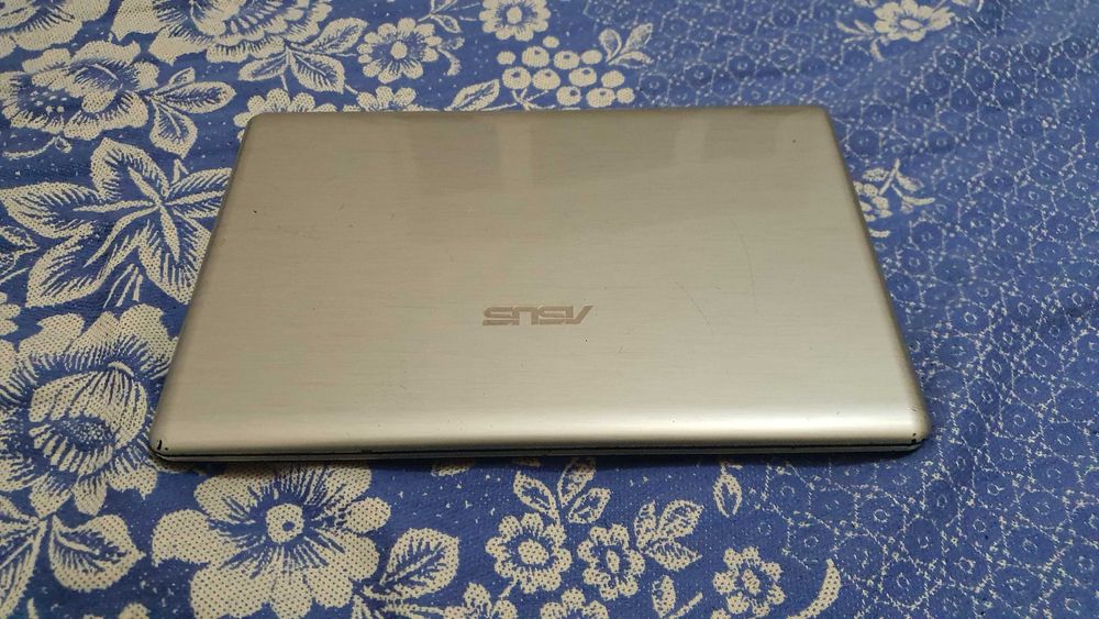 Ноутбук Нетбук Asus 1201K 100% рабочий!