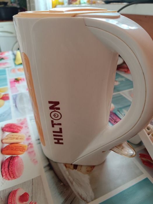 Неробочий електрочайник HILTON WK 9224 на запчастини або відновлення