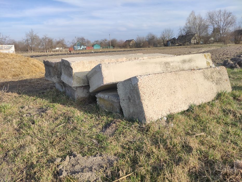 Бетонні блоки під фундамент