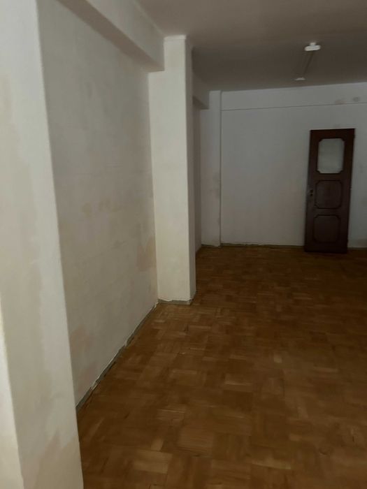 Escritório para arrendar em Belém num 1º Andar atrás do CCB