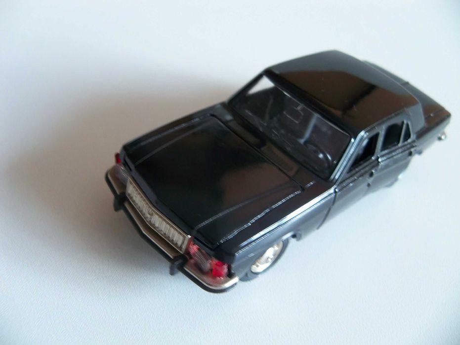 Модель Волга ГАЗ 3102 1/43 СССР, Саратов (ЧЕРНАЯ!)