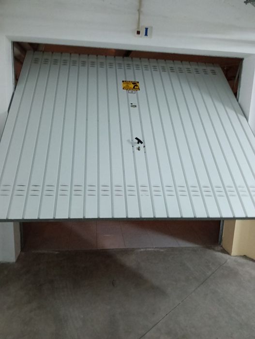 Garagem centro do montijo. Rua Santos Oliveira