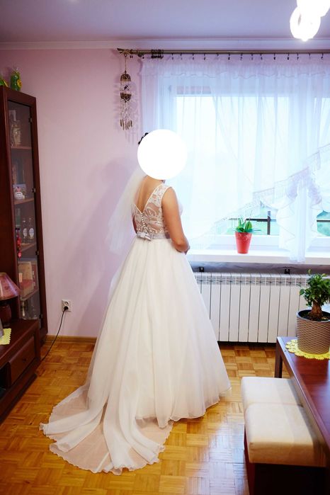 Lekka suknia ślubna