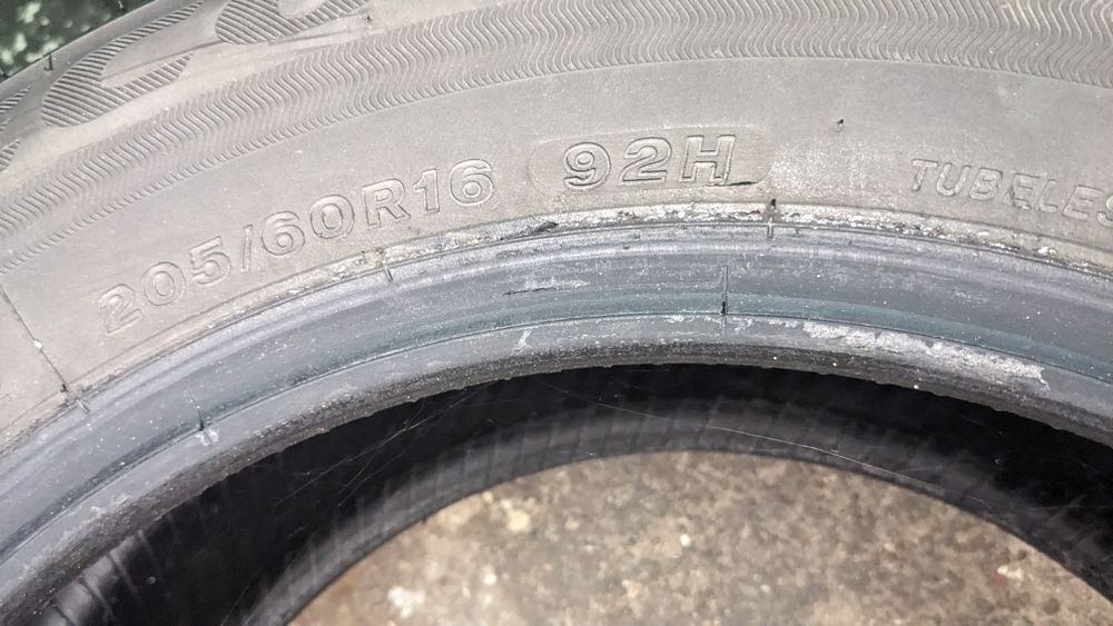 Sprzedam opony 205/60/r16