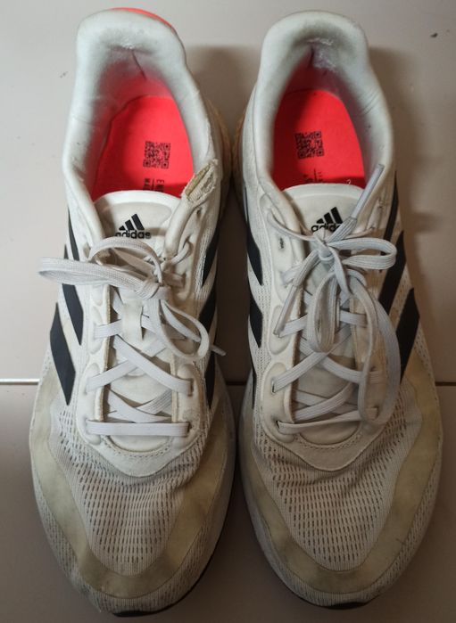 Sapatilhas adidas brancas e pretas n°43, 50
