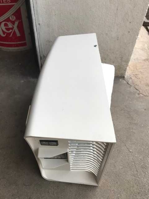 Secador de mãos em estado novo