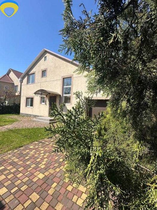 Продам будинок на Таїрова, на ділянці 9 соток.