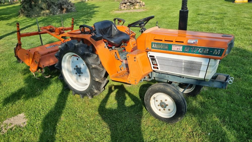 Ciągnik Kubota B1702-M z glebogryzarką
