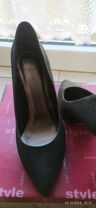 Sexowne czarne szpilki