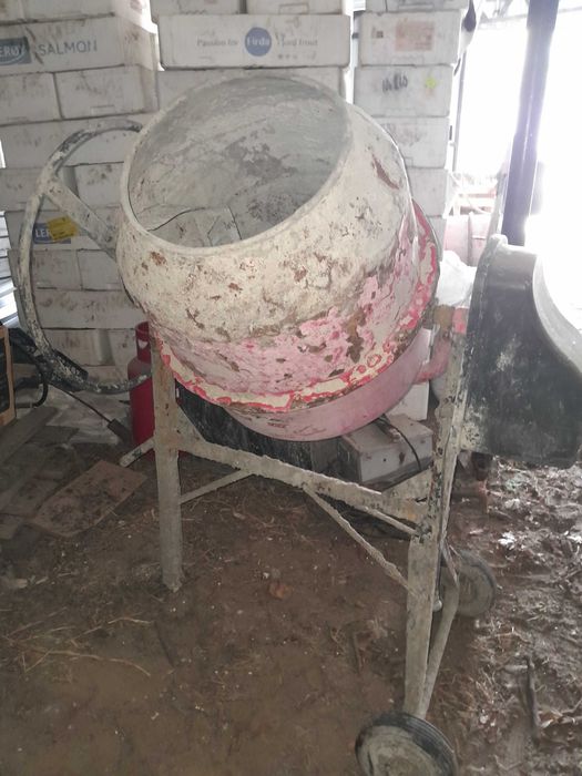 Продам бетонозмішувач