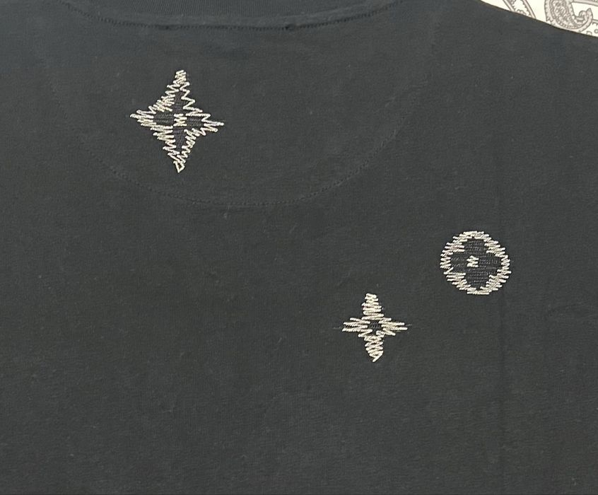 Tshirt Louis Vuitton Preta com Bodado
