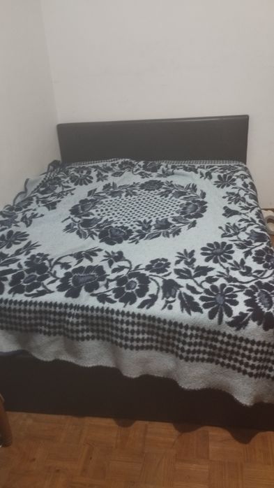 Cama de casal e Guarda roupas