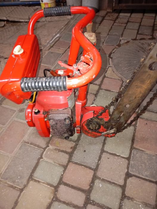 Продам бензопилу Урал 2т