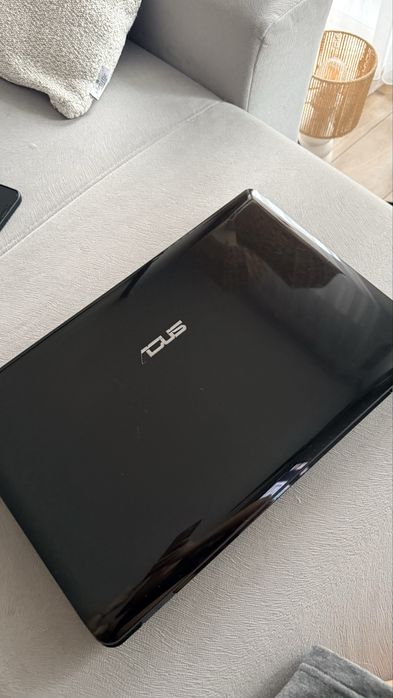 Laptop ASUS K72JR 17,3 cali