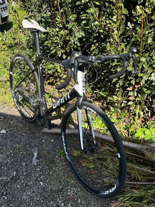 Giant Defy Advanced - Carbono Shimano 105