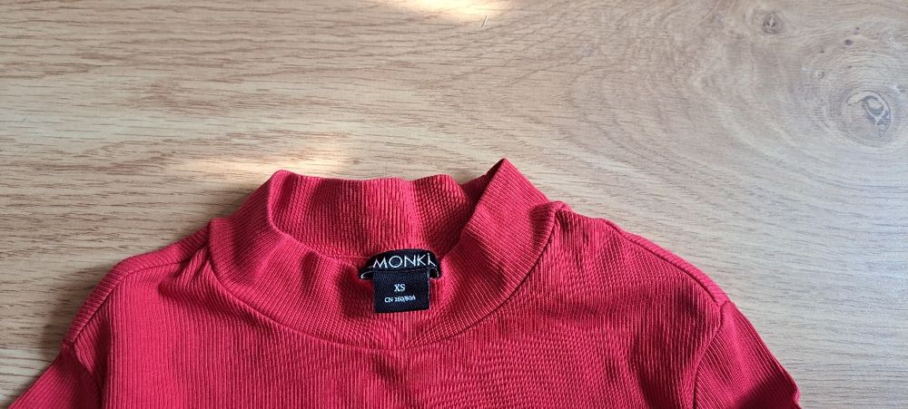 Czerwona bluzka półgolf Monki r. XS