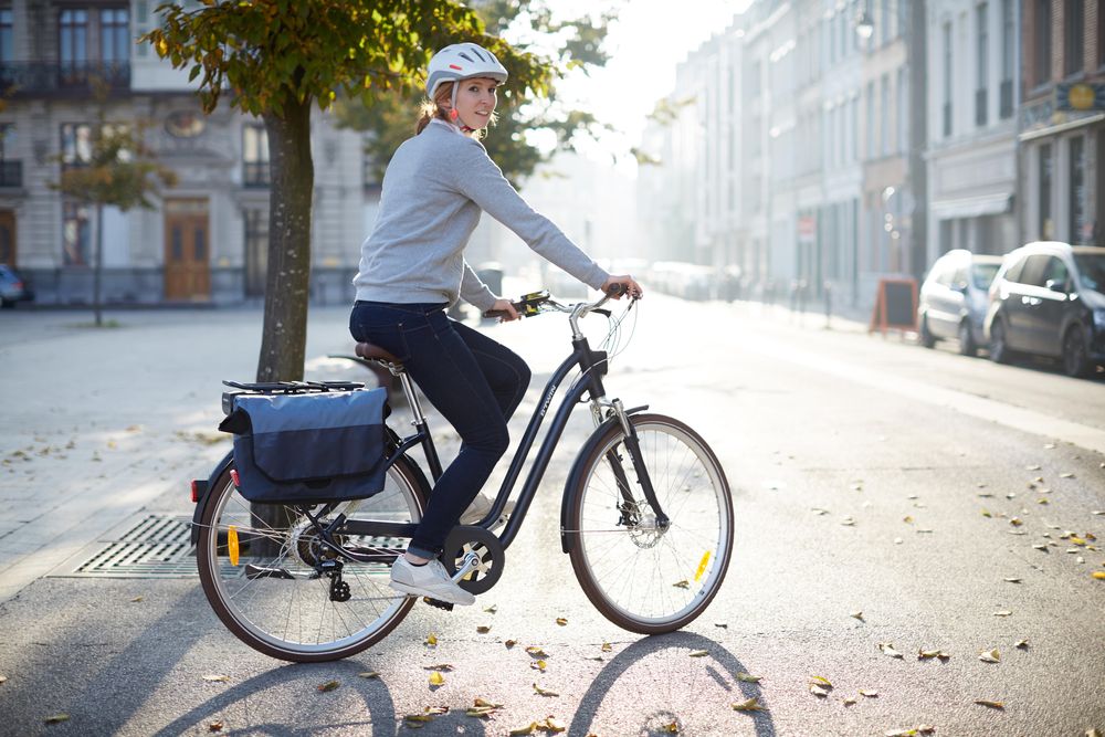 BICICLETA ELÉTRICA DE CIDADE ELOPS 900 E QUADRO BAIXO AZUL