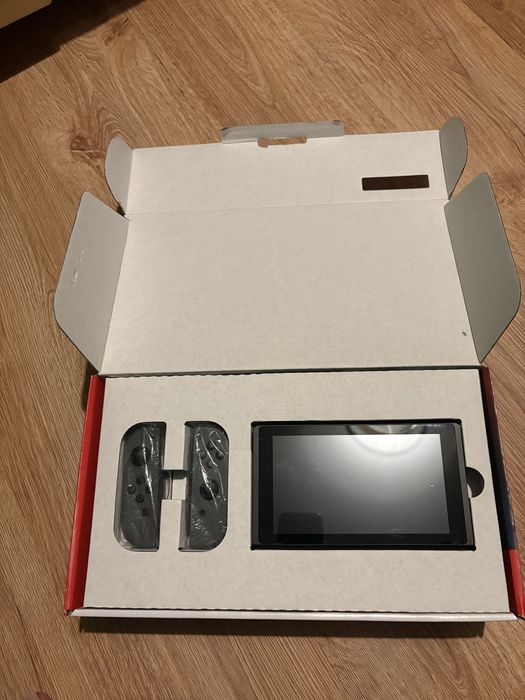 Nintendo Switch + 2 gry Pokémon + Ring Fit + futerał – zestaw idealny!