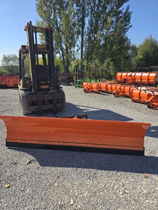 Nowy pług do śniegu z mocowaniem na wózek widłowy 1.5-3.0 m TRANSPORT