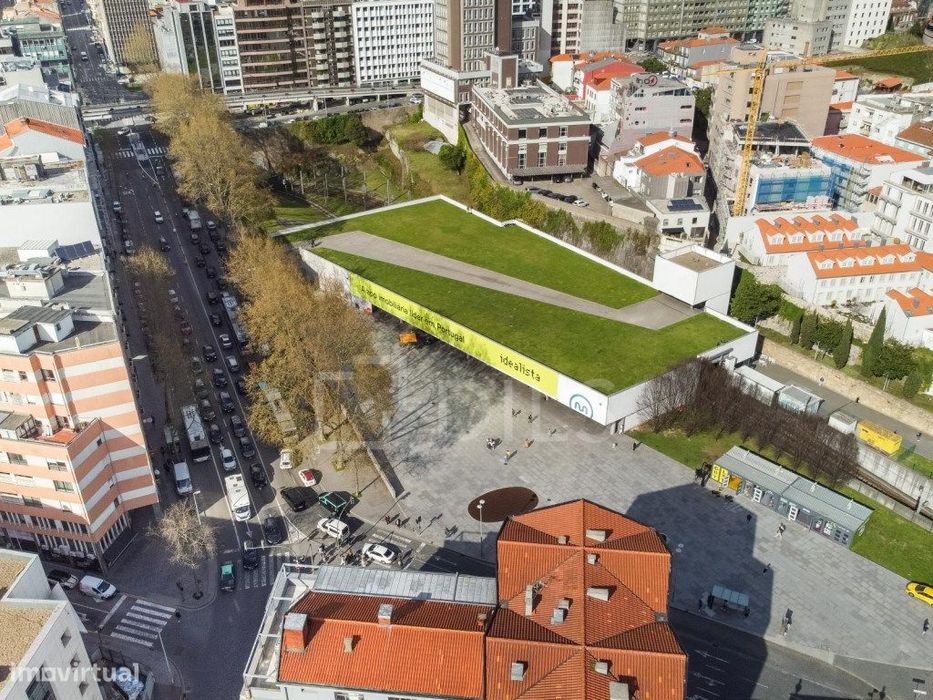 Apartamento T1, num novo empreendimento na Avenida do Aliados, no P...
