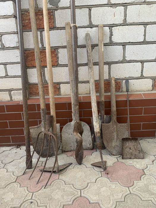 Продаю лопаты