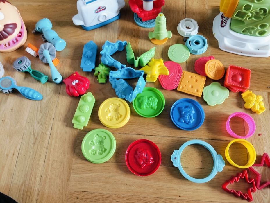 Zestaw foremek do ciastoliny toster dentysta makarony