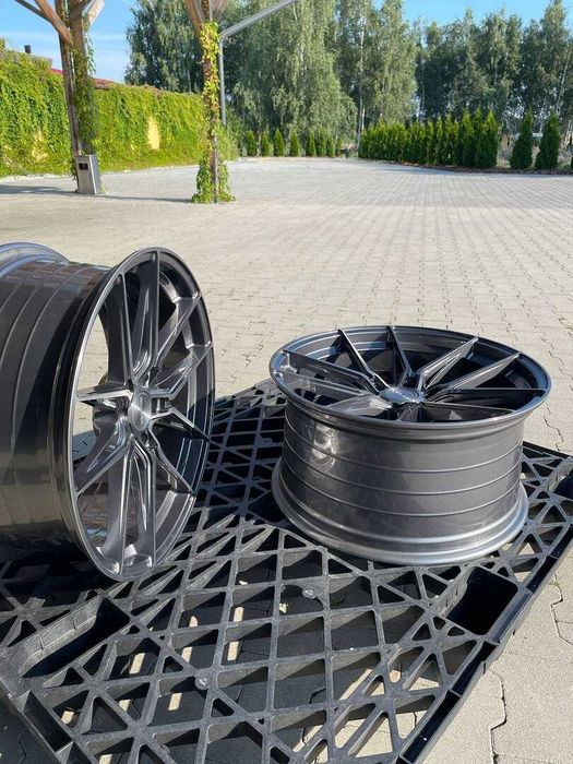 Felgi Riviera RF107 20" 8,5J ET35 + 10J ET35 5x120 Carbon Graphite