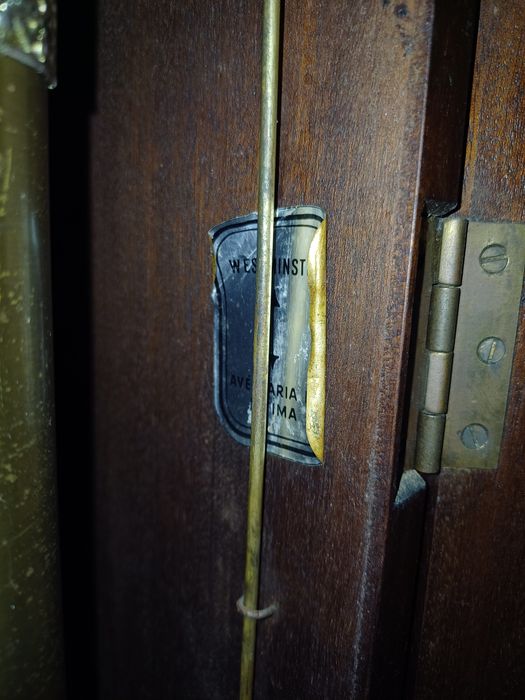 Relógio pé alto - tempus fugit