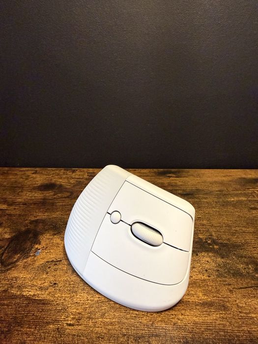 Logitech Lift, bezprzewodowa ergonomiczna myszka