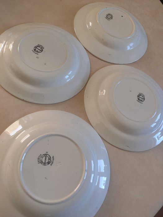 4 Pratos de sopa Gilman ESTÁTUA Sacavém
