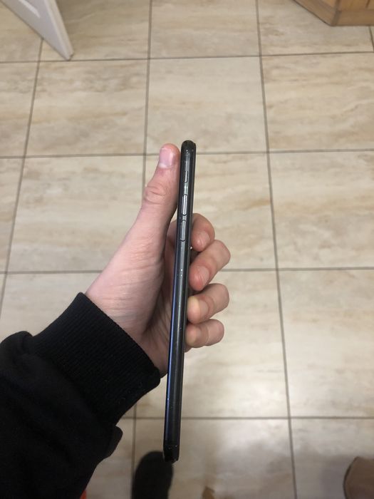 Продам  iPhone 7 plus