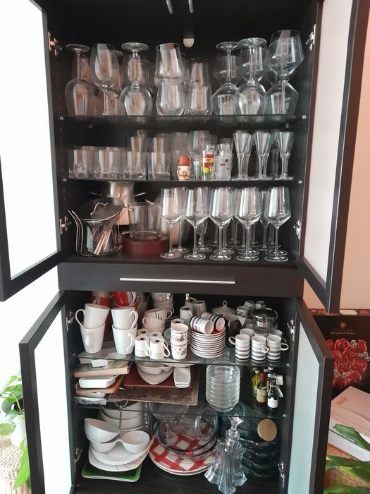 Móvel vitrine/louceiro ikea