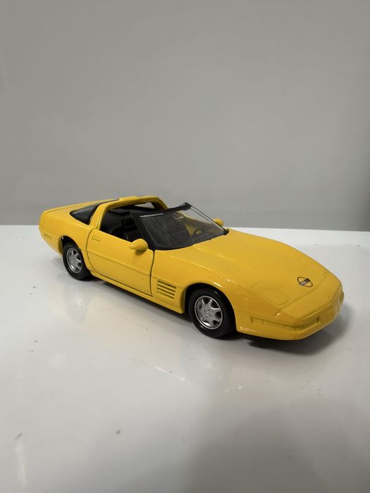 Conjunto Corvette Chevrolet 1/24 + 1/38