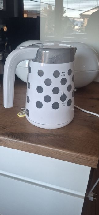 Sprzedam czajnik elektryczny