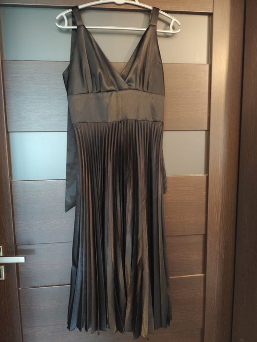 Sukienka koktajlowa, czarna