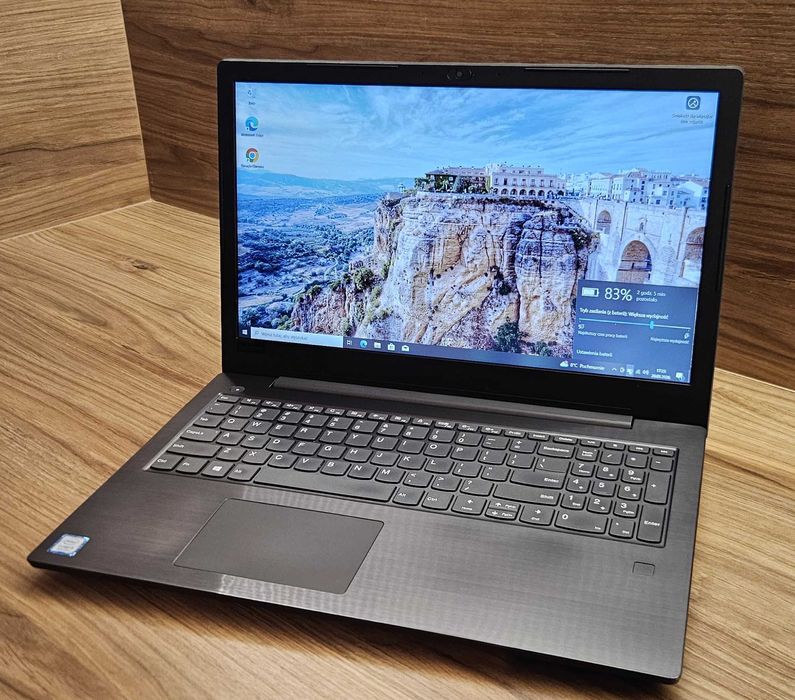 Laptop Lenovo V330-15IKB 15,6" FHD i5 8g/8GB/240GB SSD NVMe Win 10/11