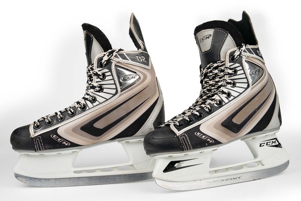 Хокейні ковзани CCM Vector 02 професійні коньки 37 розмір