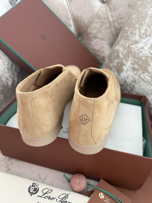 Замшеві жіночі високі лофери бежеві, сірі з кантом