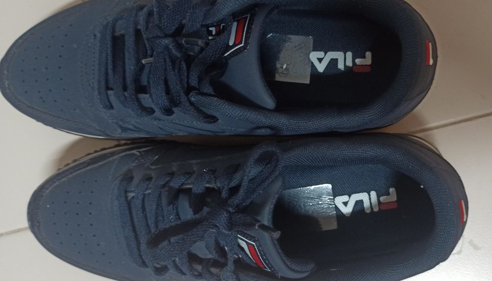 Sapatilhas Fila novas azul marinho
