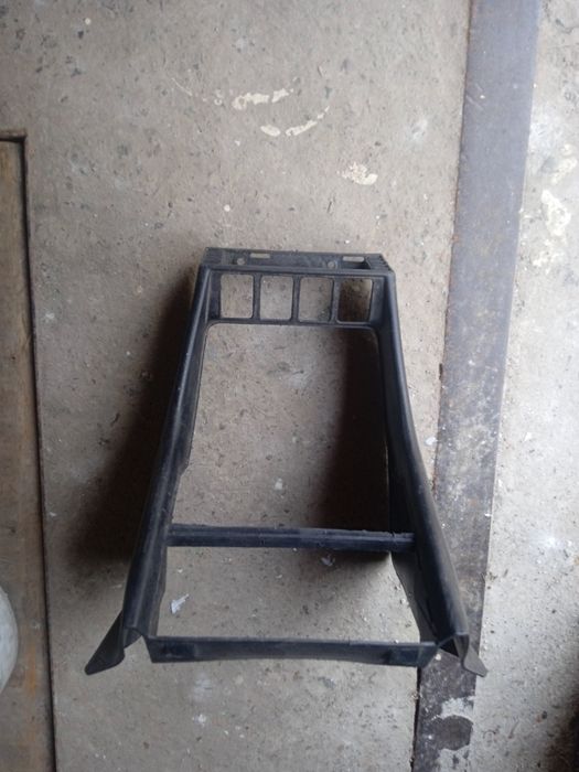 Продам центральную консоль ваз 2104