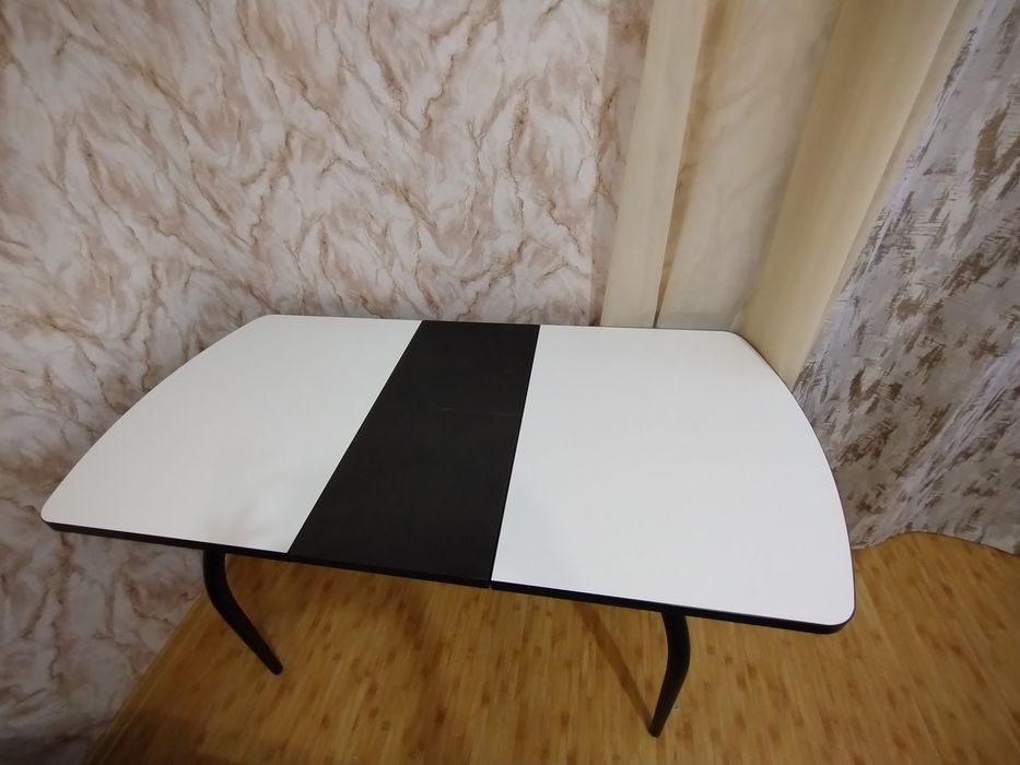 Стіл розкладний новий