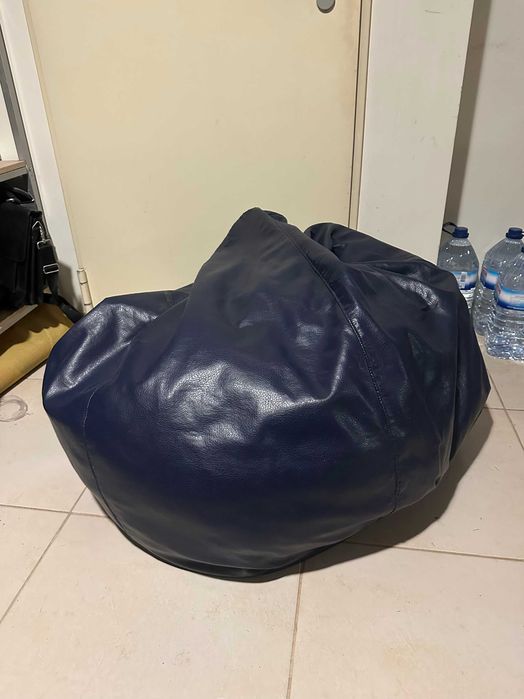 Puff / Bean Bag grande em pele sintética azul