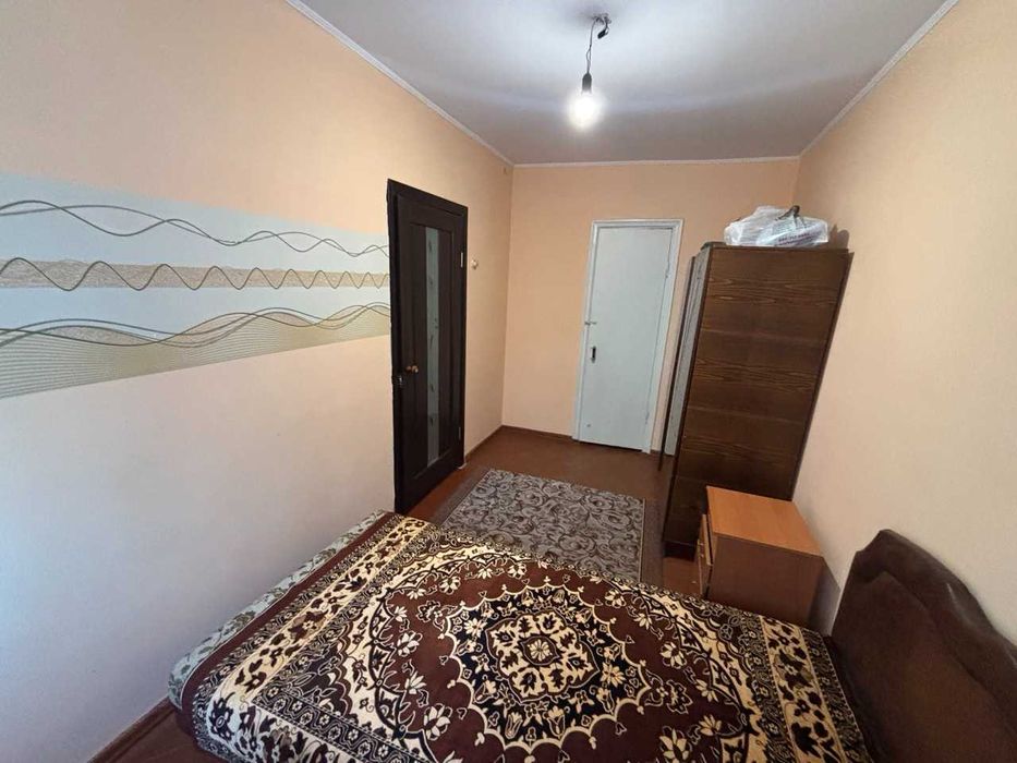 Продается 2 комнатная квартира. Центр. Вид на площадь. Славянск.