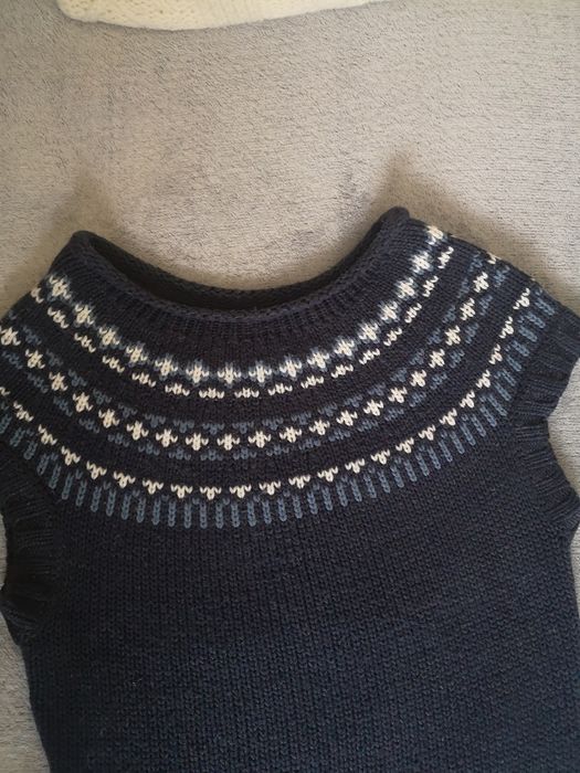 Sweter bezrękawnik.