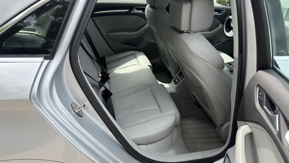 Audi A3      2015