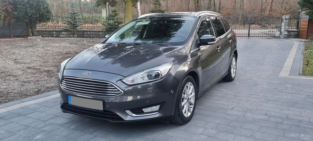 Ford Focus Lift / 125KM / Navi - Ksenon i inne - Bezwypadkowy